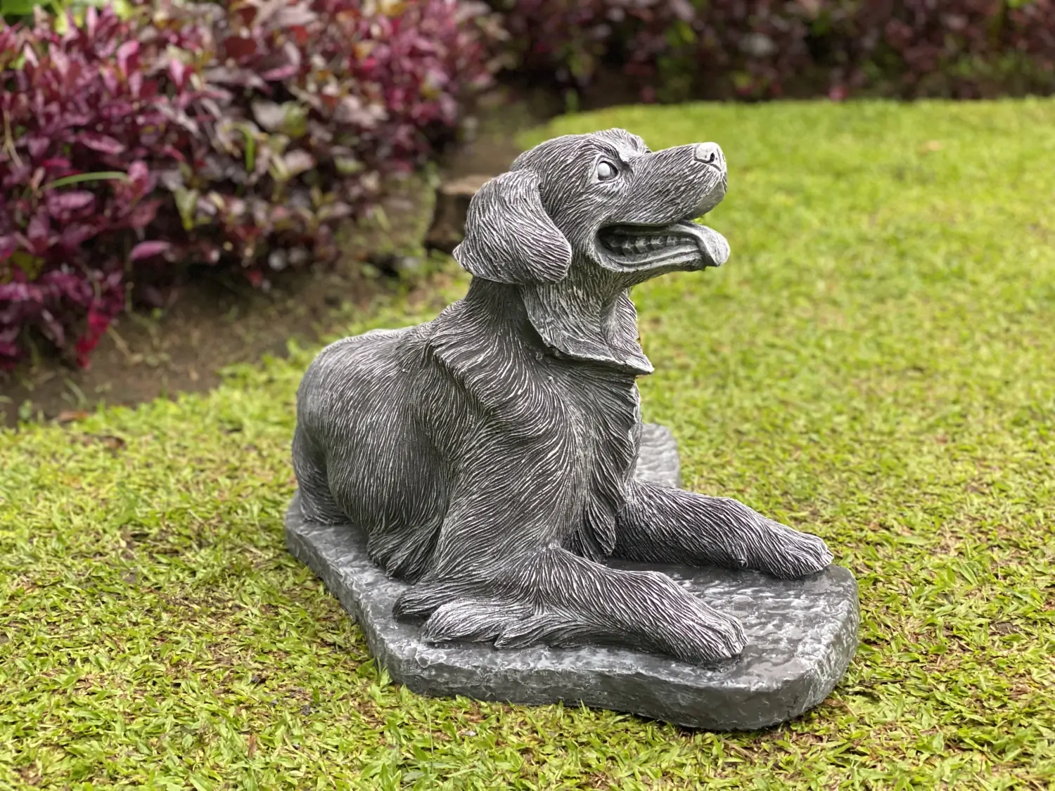  Product image 2 of the product “Cooper - Golden Retriver, lying on base  65cm L | cast stone ”